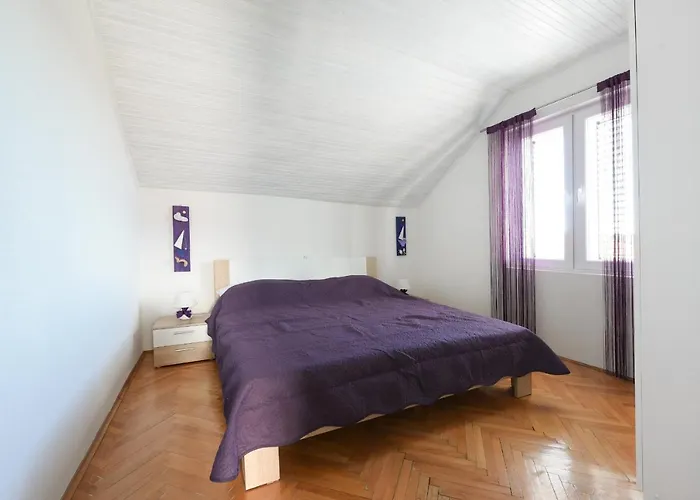 With A Parking Space - 13534