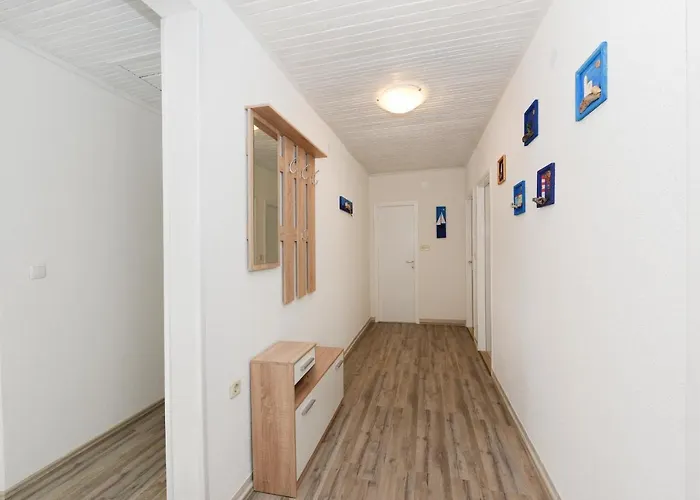 Apartman With A Parking Space - 13534